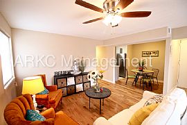 Single Family Home For Rent in Independence, MO (Photo 3 of 11)