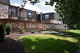 Single Family Home For Rent in Independence, MO (Photo 9 of 11)