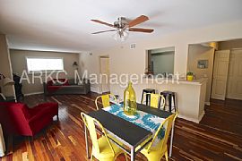 Single Family Home For Rent in Kansas City, MO (Photo 3 of 6)