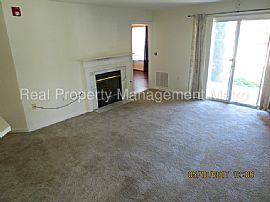 Single Family Home For Rent in Kansas City, MO (Photo 4 of 7)