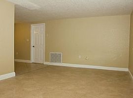 9040 Hermitage Ln, Port R Rent 500 Deposit 500 Total 1000 in Port Richey, FL (Photo 3 of 7)