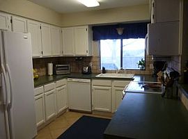  511 Cherry Ann Ct, Euless, Tx 76039 3 Beds 2 Baths 1,647 Sqft in Euless, TX (Photo 2 of 4)