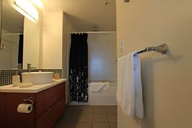 1 Br Plus Big Den in Los Angeles, CA (Photo 4 of 5)