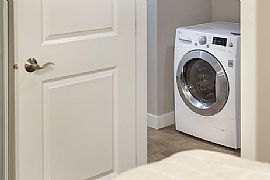 1 Br Plus Big Den in Los Angeles, CA (Photo 5 of 5)