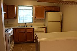 Beautiful 3 Bedroom Home in 18007 Brooknoll Dr, Houston, Tx   in Houston, TX (Photo 6 of 9)