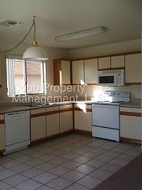 Single Family Home in Tucson, AZ (Photo 2 of 5)