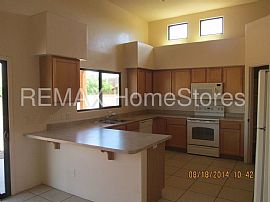 Single Family Home in Sierra Vista, AZ (Photo 3 of 6)