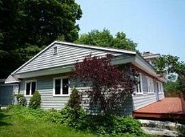 Serene 3 Bedroom Property with Wonderful View in South Burlington, VT (Photo 2 of 7)