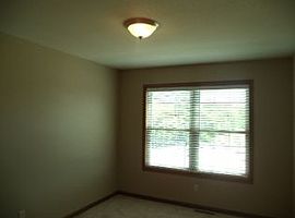 Serene 3 Bedroom Property with Wonderful View in South Burlington, VT (Photo 4 of 7)