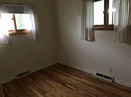 Serene 3 Bedroom Property with Wonderful View in South Burlington, VT (Photo 5 of 7)