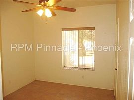 Single Family Home in Surprise, AZ (Photo 4 of 6)