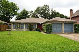 Lovely Three Bedroom Home in 15454 Runswick Dr, Houston in Houston, TX