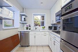  2bed/2bath with Soaring Lofted Ceilings in The Heart of Soho in Manhattan, NY (Photo 3 of 9)