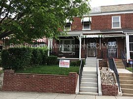Single Family Home For Rent in Washington, DC (Photo 2 of 10)