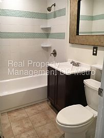 Single Family Home For Rent in Washington, DC (Photo 8 of 10)