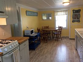 10 Atlantic St, South Kingstown, Ri 02879 3 Beds 1 Bath 885 Sqf in South Kingstown, RI (Photo 10 of 10)