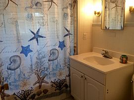 10 Atlantic St, South Kingstown, Ri 02879 3 Beds 1 Bath 885 Sqf in South Kingstown, RI (Photo 7 of 10)