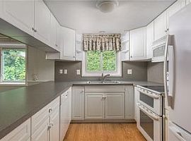 Cute 3 Bedroom Home Just For You in Johnston, RI (Photo 3 of 12)