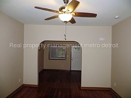 Single Family Home For Rent in Wyandotte, MI (Photo 4 of 7)