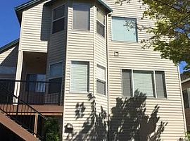 Elegant 4 Bedroom Home  Available in Portland, OR (Photo 11 of 12)