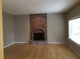 Elegant 4 Bedroom Home  Available in Portland, OR (Photo 3 of 12)