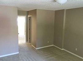 Elegant 4 Bedroom Home  Available in Portland, OR (Photo 5 of 12)