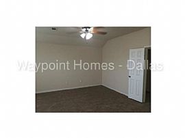 Single Family Home For Rent in Independence, MO (Photo 4 of 8)