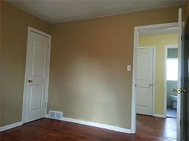 Lovely 4 Bedroom Home in 407 Towanda Cir, Dayton, Oh in Dayton, OH (Photo 8 of 12)