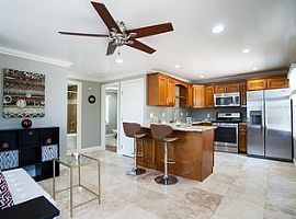 2 Beds 2 Baths in Laguna Beach in Laguna Beach, CA (Photo 3 of 8)