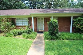 Lovely 3 Bedroom Home in 3374 Dawn Dr, Pearl, Ms in Pearl, MS