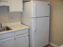 Lovely 3 Bedroom Home in 3304 Queen Elizabeth Dr, Ocean Springs in Ocean Springs, MS (Photo 12 of 12)