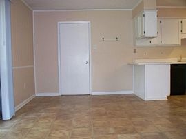 Lovely 3 Bedroom Home in 3304 Queen Elizabeth Dr, Ocean Springs in Ocean Springs, MS (Photo 8 of 12)