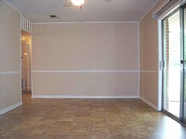 Lovely 3 Bedroom Home in 3304 Queen Elizabeth Dr, Ocean Springs in Ocean Springs, MS (Photo 9 of 12)