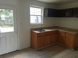 3 Bed 1 Bath in New Castle, DE (Photo 4 of 9)
