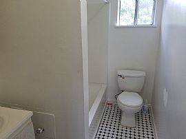 3 Bed 1 Bath in New Castle, DE (Photo 9 of 9)