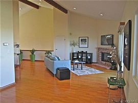 3 Beds 2.5 Baths in Los Angeles, CA (Photo 2 of 12)