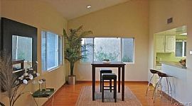 3 Beds 2.5 Baths in Los Angeles, CA (Photo 3 of 12)