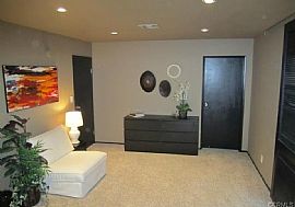 3 Beds 2.5 Baths in Los Angeles, CA (Photo 5 of 12)