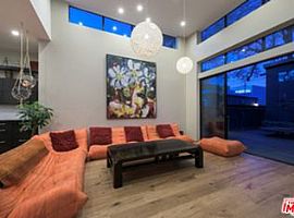 3 Beds 2.5 Baths in Venice in Venice, CA (Photo 6 of 12)