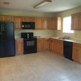 Lovely 3 Bedroom Home in 111 Maverick St, Deridder, La  in Deridder, LA (Photo 2 of 10)