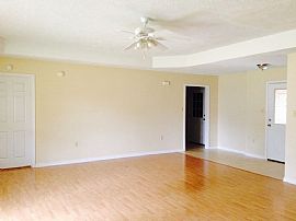 Lovely 3 Bedroom Home in 111 Maverick St, Deridder, La  in Deridder, LA (Photo 6 of 10)