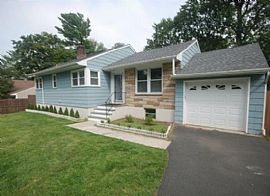 Elegant 3 Bedded Apartment Close to Highway in White Plains, NY