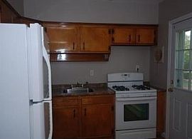 Elegant 3 Bedded Apartment Close to Highway in White Plains, NY (Photo 8 of 11)