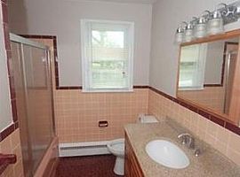 Elegant 3 Bedded Apartment Close to Highway in White Plains, NY (Photo 9 of 11)