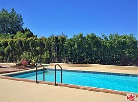 4 Beds 3.5 Baths in Tarzana in Tarzana, CA (Photo 6 of 10)