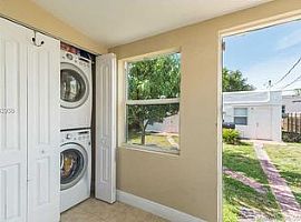 2 Beds 1 Bath in Miami in Miami, FL (Photo 5 of 11)