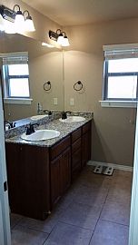 3 Bed , 2 Baths in Rogers, AR (Photo 10 of 11)