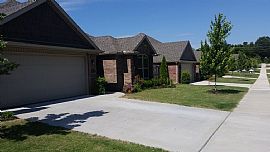 3 Bed , 2 Baths in Rogers, AR (Photo 3 of 11)