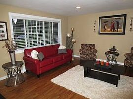  11452 Se 86th St, Newcastle, Wa 98056 3 Beds 2 Baths 1,510 Sqf in Newcastle, WA (Photo 4 of 6)