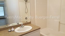 Single Family Home For Rent in Cape Coral, FL (Photo 8 of 9)